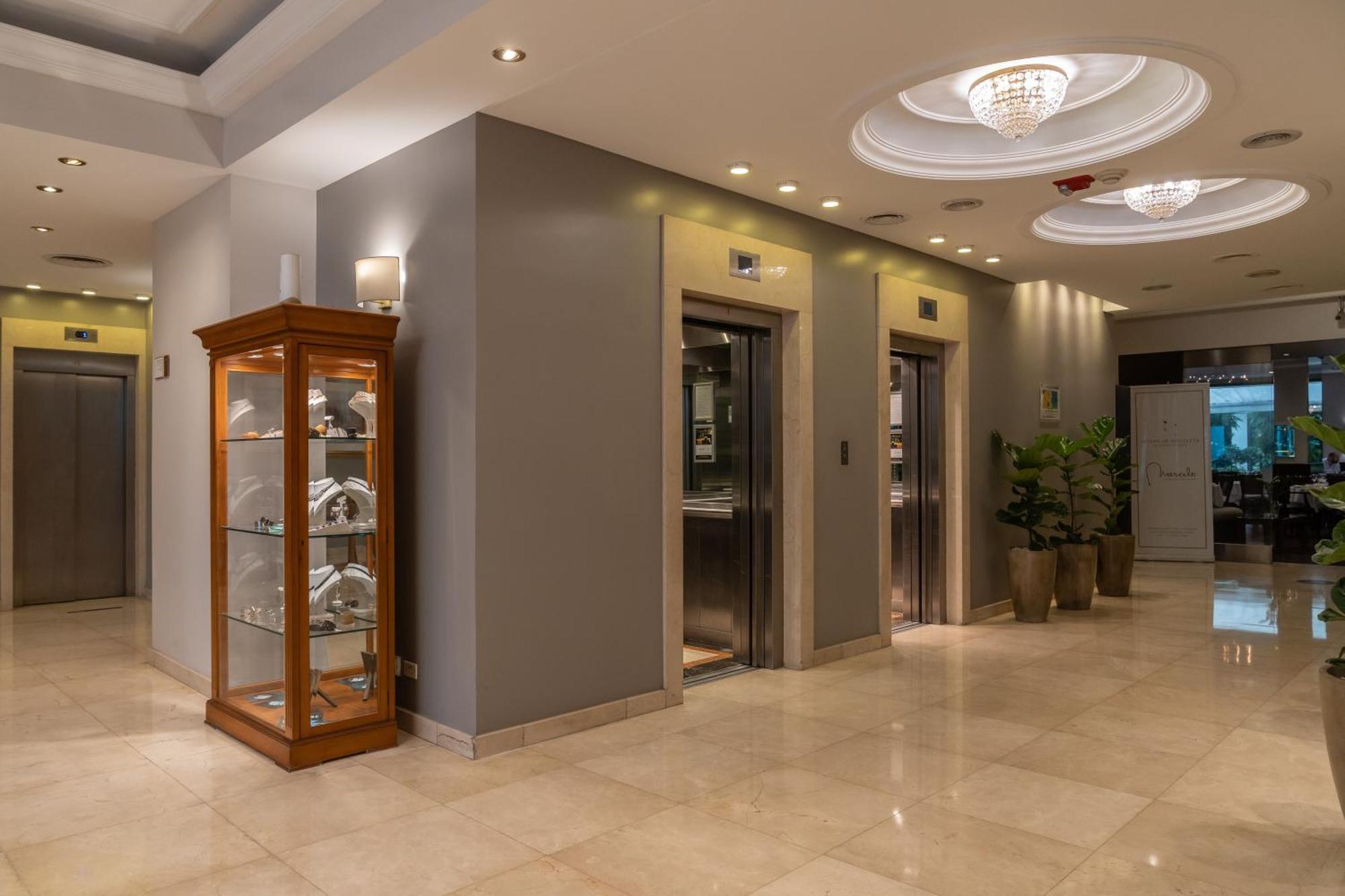 Hotel Intersur Recoleta بوينس آيرس المظهر الخارجي الصورة